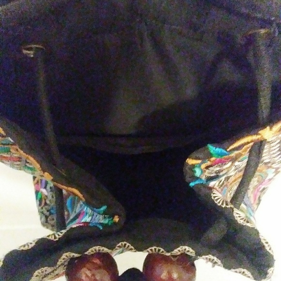 An Embroidered Small Backpack - Picture 4 of 4